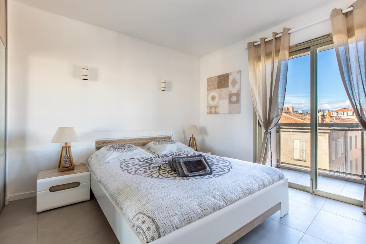 Lb Vacation Rentals I Admire Panoramic Ocean Views Through Walls Of Windows 칸느 외부 사진