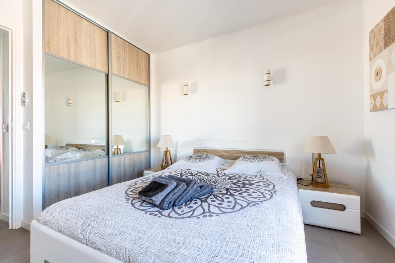 Lb Vacation Rentals I Admire Panoramic Ocean Views Through Walls Of Windows 칸느 외부 사진