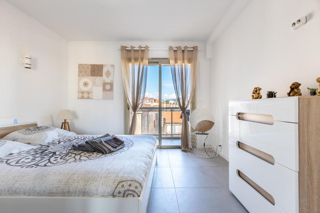 Lb Vacation Rentals I Admire Panoramic Ocean Views Through Walls Of Windows 칸느 외부 사진