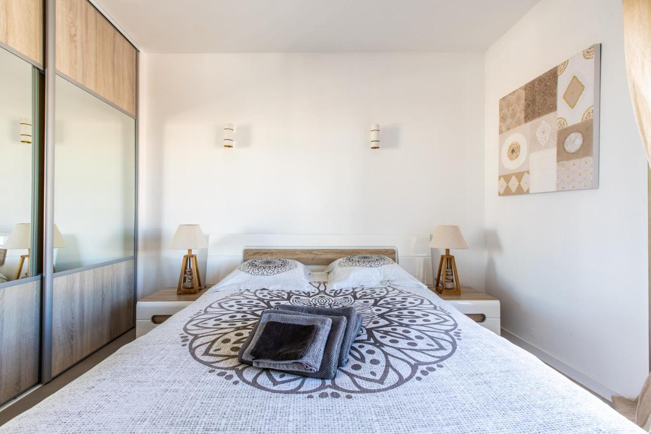 Lb Vacation Rentals I Admire Panoramic Ocean Views Through Walls Of Windows 칸느 외부 사진
