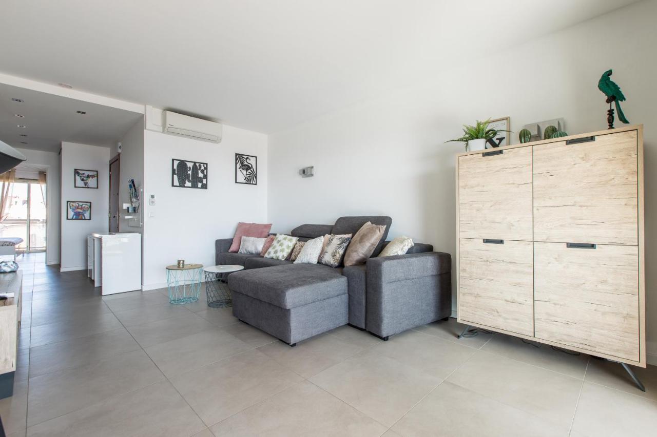 Lb Vacation Rentals I Admire Panoramic Ocean Views Through Walls Of Windows 칸느 외부 사진